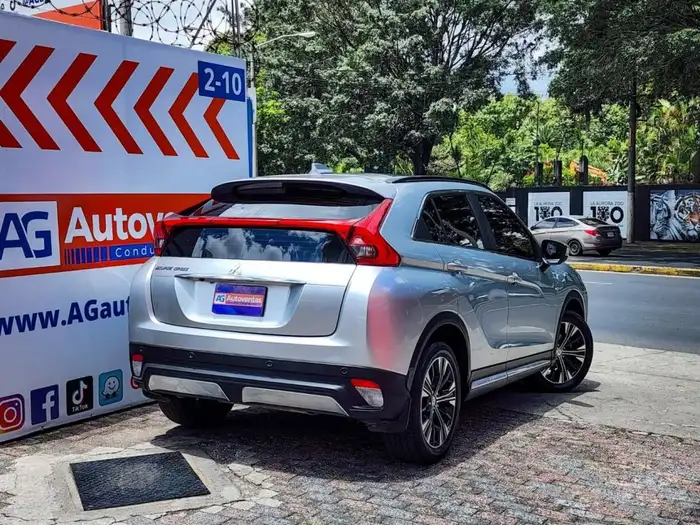 2020 Mitsubishi ECLIPSE CROSS DE AGENCIA — 4