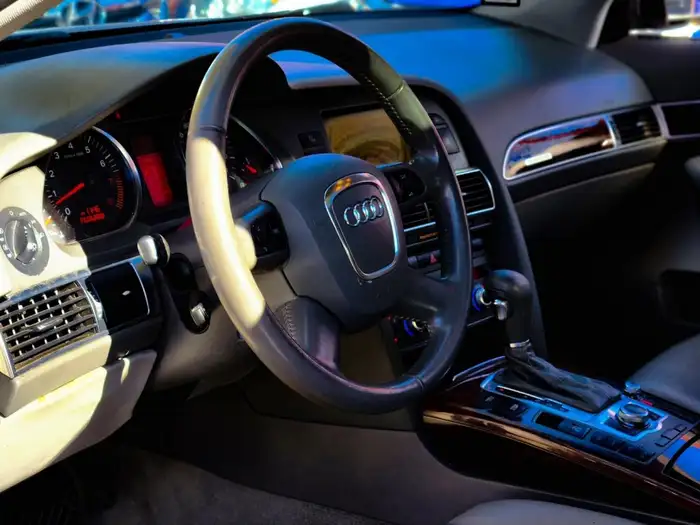 2006 Audi A6 DE AGENCIA — 7
