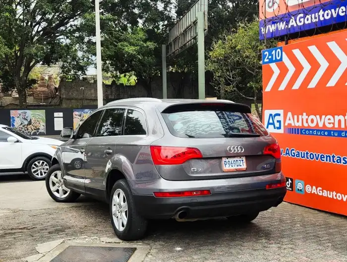 2011 BMW Q7 DE AGENCIA — 6