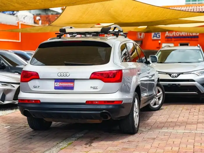 2013 Audi Q7 DE AGENCIA — 6