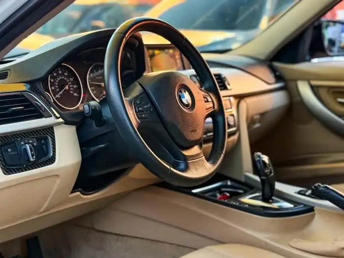 2015 BMW 320i XDRIVE — 7