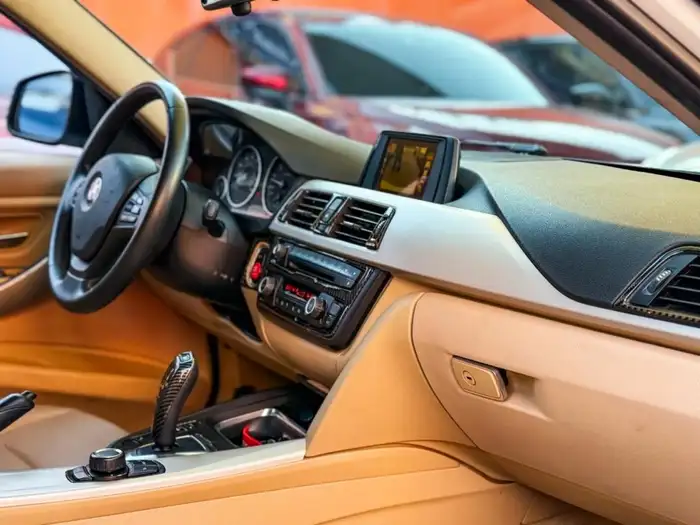 2015 BMW 320i XDRIVE — 9