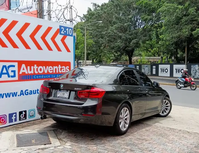 2016 BMW 320i XDRIVE — 4