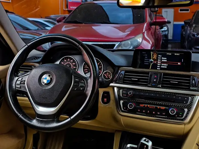 2013 BMW 328i — 10