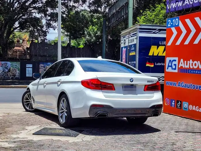 2018 BMW 520D DE AGENCIA — 6