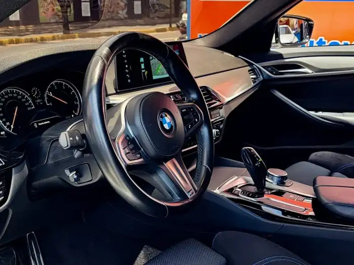 2018 BMW 520D DE AGENCIA — 7