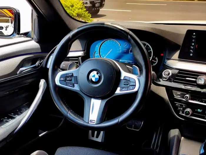 2018 BMW 520D DE AGENCIA — 10