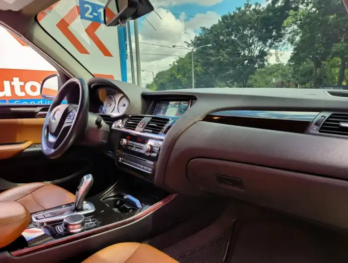 2017 BMW X3 SDRIVE 28i — 9