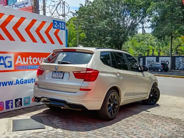 2017 BMW X3 XDRIVE 28i — 3