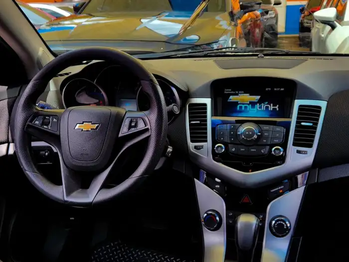 2016 Chevrolet CRUZE LIMITED LT — 10