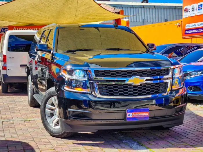 2018 Chevrolet SUBURBAN LT DE AGENCIA — 3