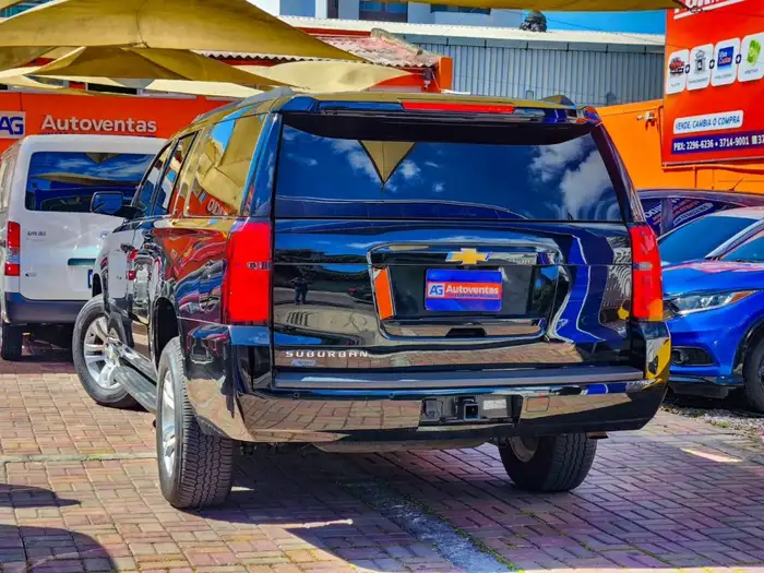 2018 Chevrolet SUBURBAN LT DE AGENCIA — 4