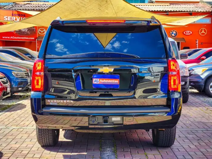 2018 Chevrolet SUBURBAN LT DE AGENCIA — 5