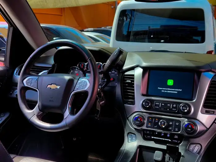 2018 Chevrolet SUBURBAN LT DE AGENCIA — 10