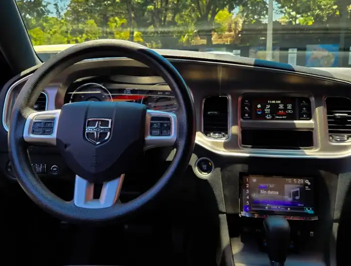 2014 Dodge CHARGER SE — 10