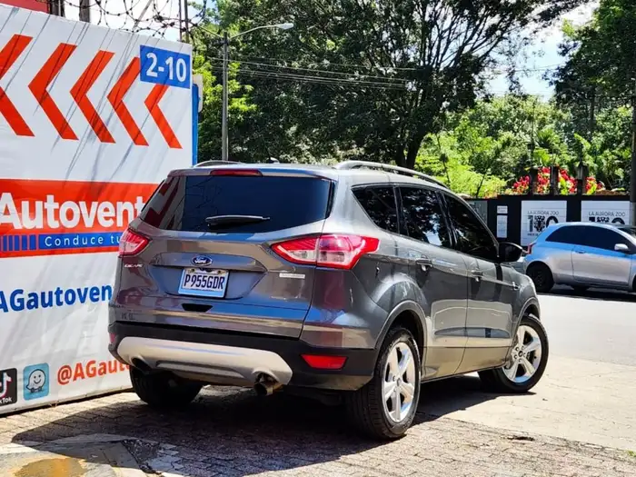 2014 Ford ESCAPE SE 4X2 — 4