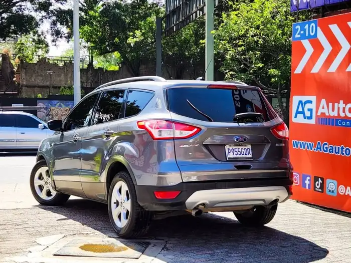 2014 Ford ESCAPE SE 4X2 — 6