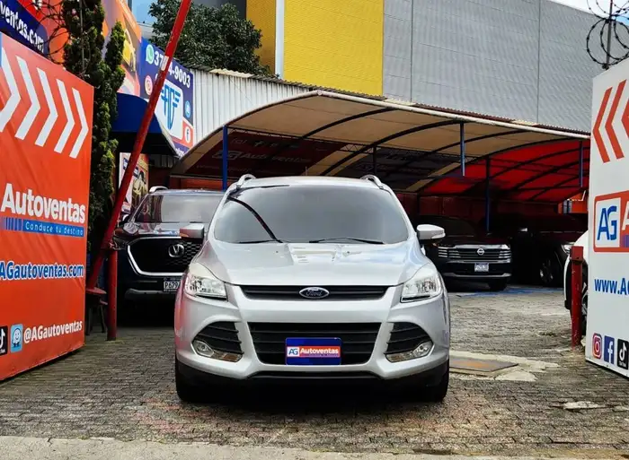 2014 Ford ESCAPE TITANIUM 4X2 — 2