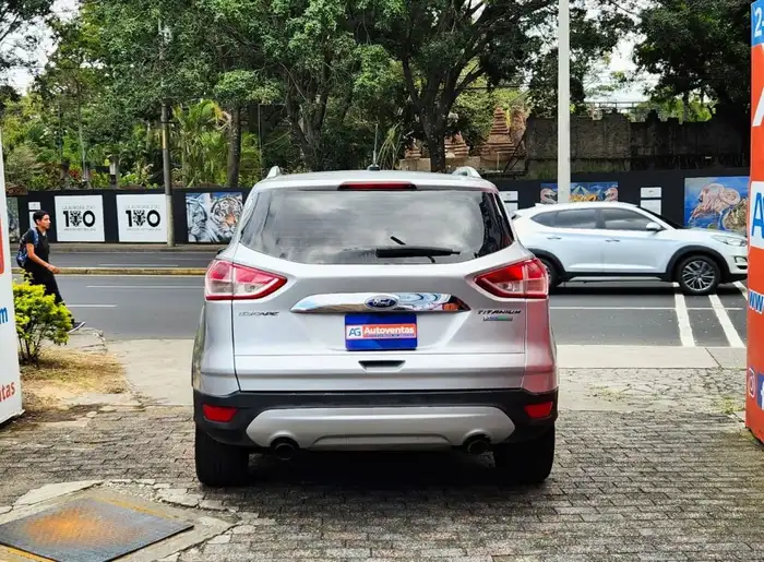 2014 Ford ESCAPE TITANIUM 4X2 — 5