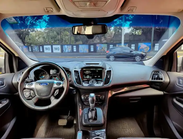 2014 Ford ESCAPE TITANIUM 4X2 — 8