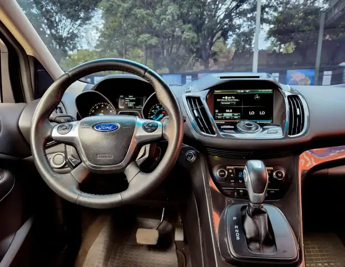 2014 Ford ESCAPE TITANIUM 4X2 — 10