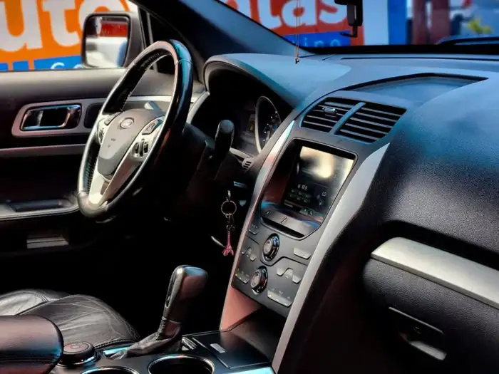 2011 Ford EXPLORER XLT DE AGENCIA — 9