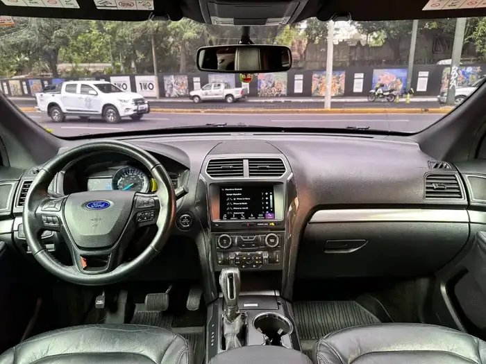 2018 Ford EXPLORER XLT DE AGENCIA — 8