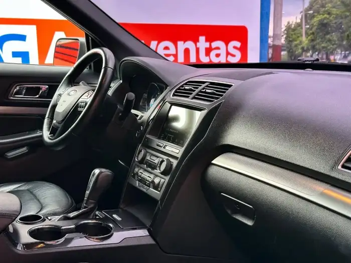 2018 Ford EXPLORER XLT DE AGENCIA — 9