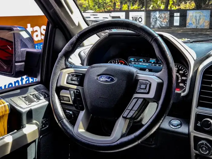 2019 Ford F-150 S/CREW LARIAT 4WD — 10