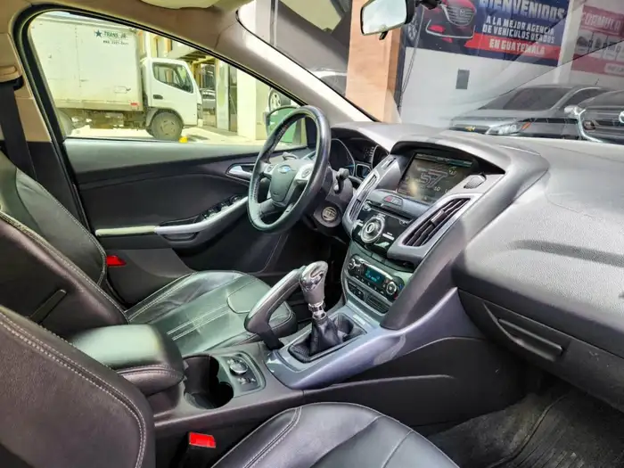 2014 Ford FOCUS TITANIUM — 9