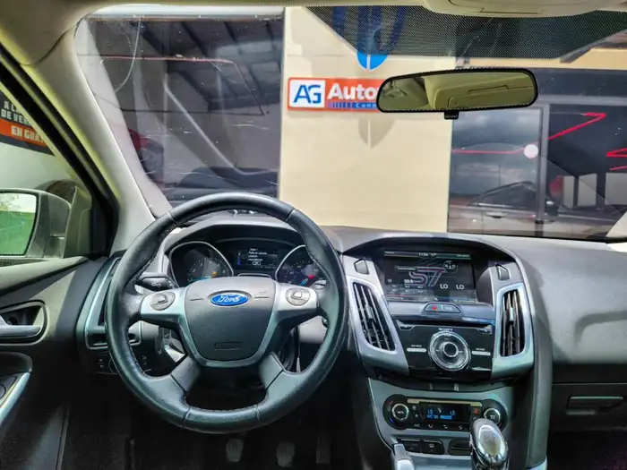 2014 Ford FOCUS TITANIUM — 10