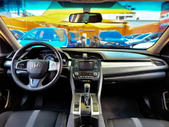 2018 Honda CIVIC LX — 8