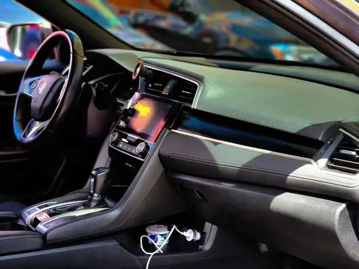 2019 Honda CIVIC SPORT — 9