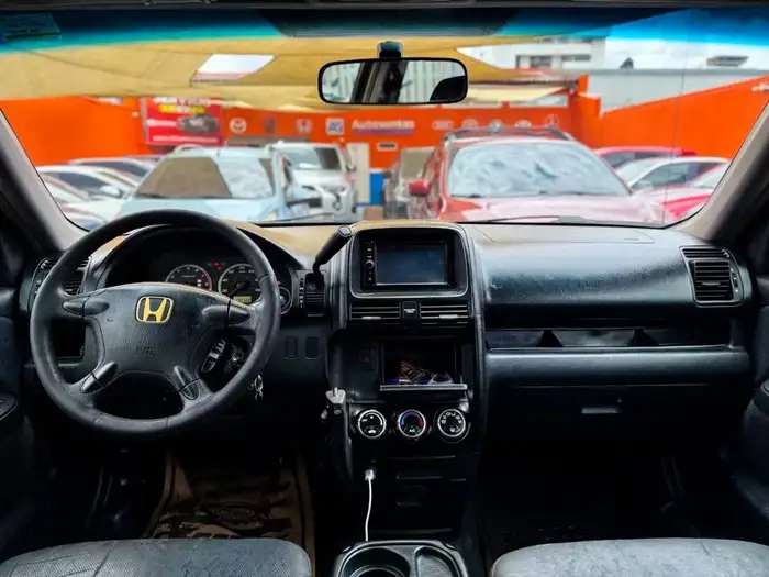 2006 Kia CRV LX — 8