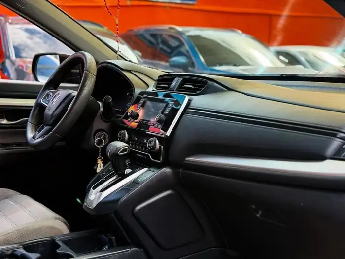 2017 Honda CRV LX — 9