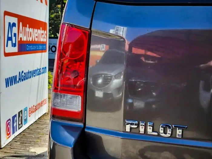 2011 Honda PILOT EX-L 4X2 — 10