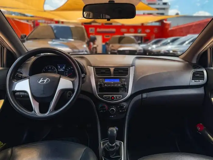 2012 Hyundai ACCENT GLS MECÁNICO DE AGENCIA — 8