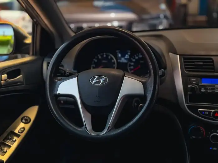 2012 Hyundai ACCENT GLS MECÁNICO DE AGENCIA — 10