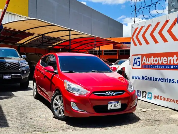 2013 Hyundai ACCENT SE — 3