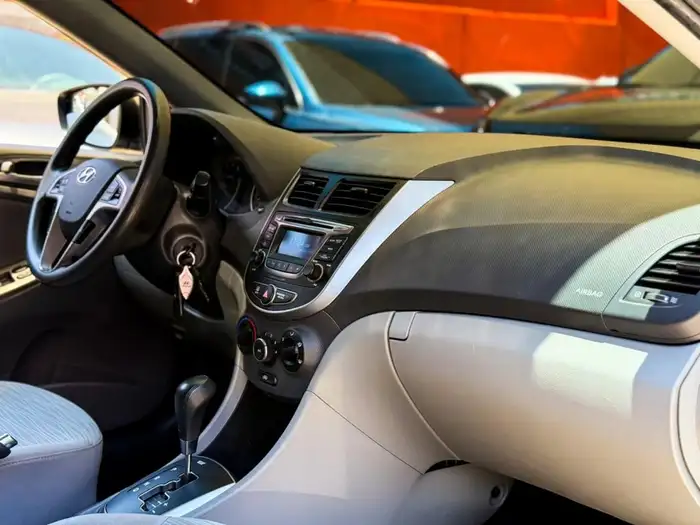 2016 Hyundai ACCENT SE — 9