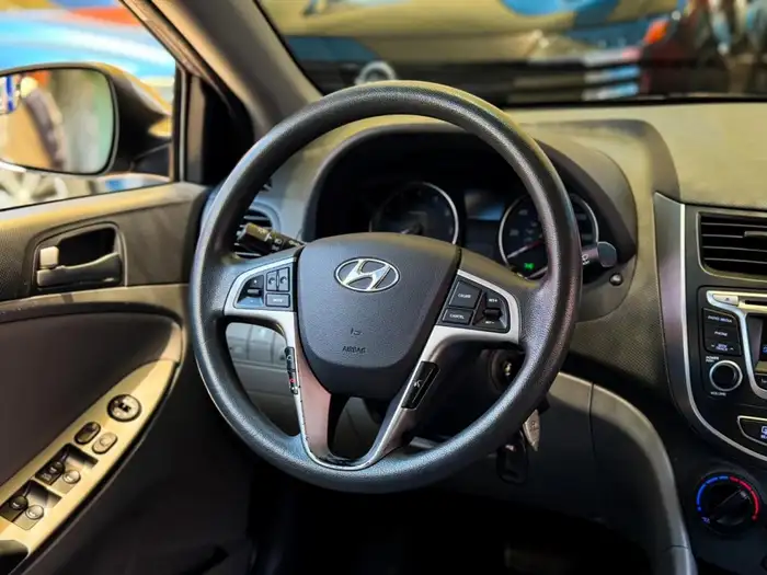 2016 Hyundai ACCENT SE — 10