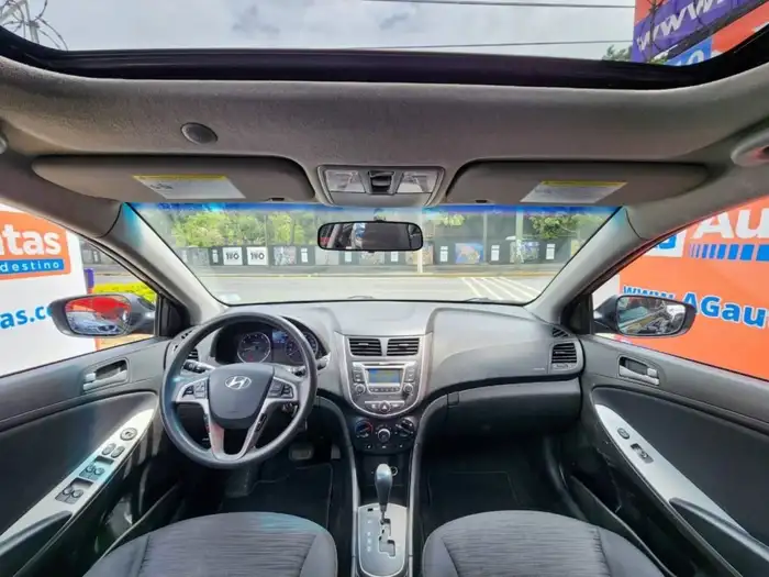 2017 Hyundai ACCENT SE — 8