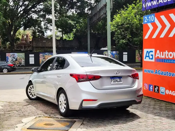 2020 Hyundai ACCENT SE — 6
