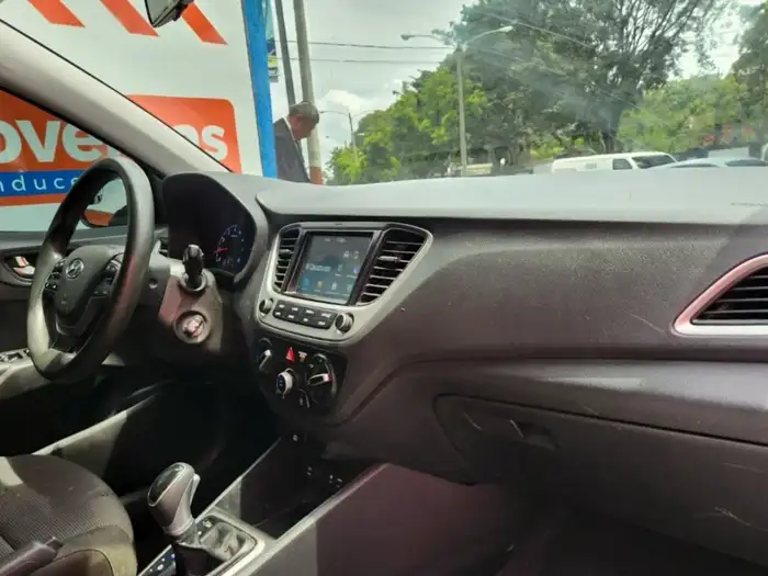 2020 Hyundai ACCENT SE — 9