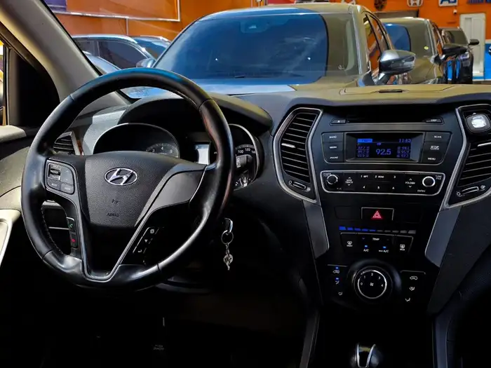 2016 Hyundai SANTA FE DE AGENCIA — 10