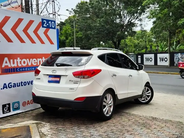 2012 Hyundai TUCSON 4WD DE AGENCIA — 4