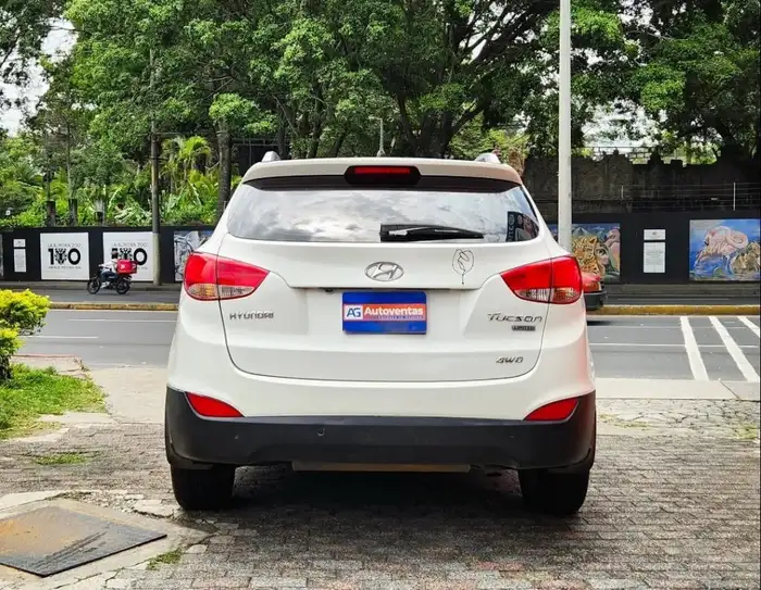 2012 Hyundai TUCSON 4WD DE AGENCIA — 5