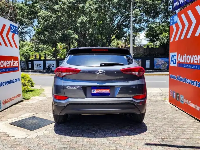 2018 Hyundai TUCSON AWD — 5