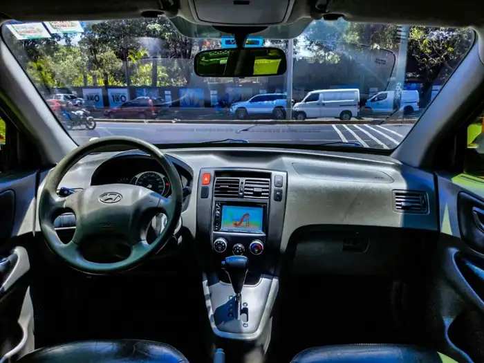 2010 Hyundai TUCSON DE AGENCIA — 8