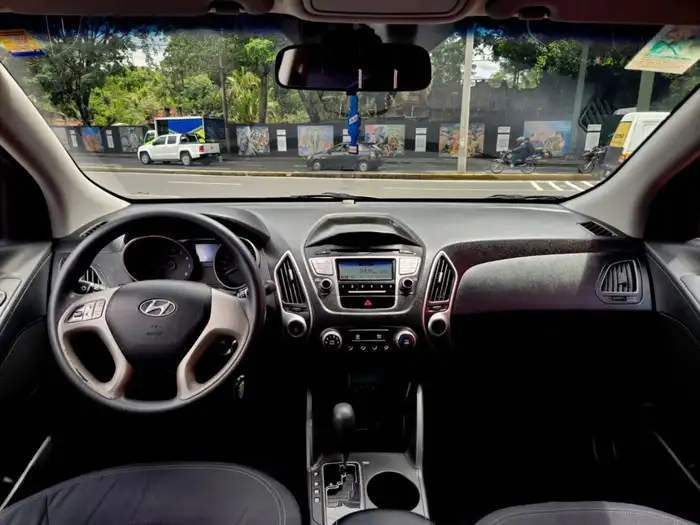 2013 Hyundai TUCSON DE AGENCIA — 8